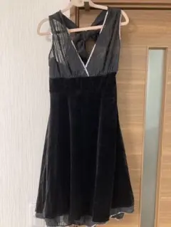 黒のベルベットVネックドレス9号(S～Mサイズ)
