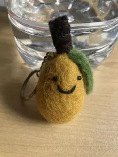 【ネパール土産】羊毛フェルト マンゴーのキーホルダー