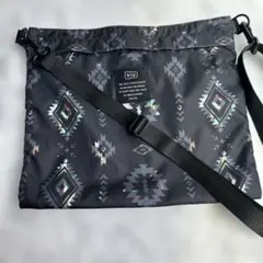 kiu サコッシュ 軽量 撥水 300D LARGEのサムネイル