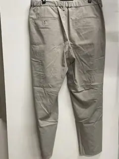 ベージュ スリムフィット チノパン