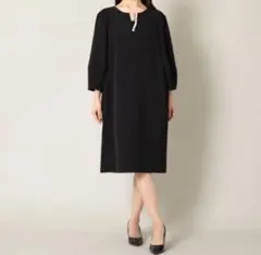 【試着のみ】ローズティアラ 46 パール付コクーンワンピースブラック大きいサイズ