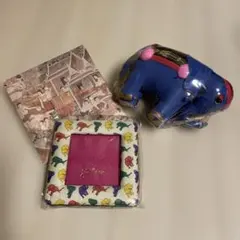 ジムトンプソン写真立てとゾウのぬいぐるみ