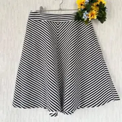 Aylesbury ストライプ フレアスカート 膝丈 東京スタイル　白　ネイビー