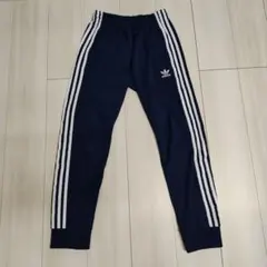 adidas オリジナルス SST トラックパンツ　ジャージ下 ネイビー