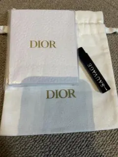 〜値下げ更新〜新品未使用Diorノベルティブレスレットとミニポーチと香水の三点