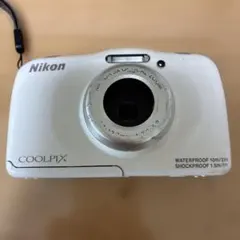 Nikon COOIPIX S33 ホワイト コンパクトデジタルカメラのサムネイル