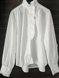 オペークドットクリップ　ホワイト フリル付き長袖シャツ