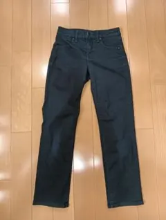 ユニクロ　ブラック　22インチ　スリムフィットデニム　UNIQLO