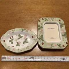 WEDGWOOD ワイルドストロベリー フォトフレームと小皿セット