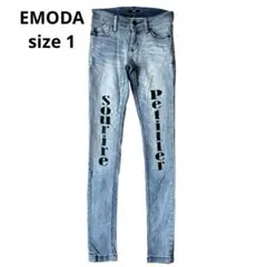 EMODA ストレッチスキニーデニムパンツ 英字プリント Sのサムネイル
