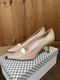 ベージュ ポインテッドトゥ ハイヒール