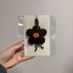 お花のループタイ（ブラウン）
