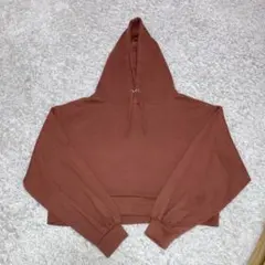 クロップド丈 フード付きパーカー