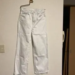 UNIQLO ワイドストレートジーンズ 23 ホワイト　ユニクロ