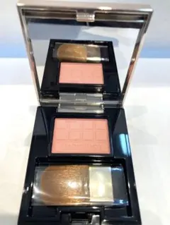 マキアージュチークカラー用ケースＮ　本体とチークとブラシ入り❣️新品のサムネイル