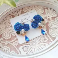 ハンドメイドピアス　ブルーローズピアス　青薔薇ピアス　推し活ピアス