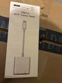 USB-C to SD/TF Camera Readerです。iPhone、