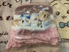 ちいかわ おやすみベッドと繋がるマスコットセット - メルカリ