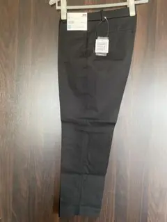 ユニクロ　スマートアンクルパンツ　ブラック