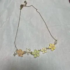 花モチーフ ネックレス