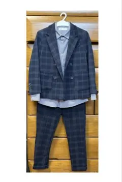 《中古品》ZARA ネイビー チェック柄スーツ 3点セット（7-8歳）