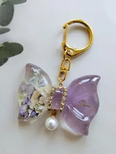 ✨ポップな新色　♡ぷっくりリボン♡レジンキーホルダー　colorカセットテープ