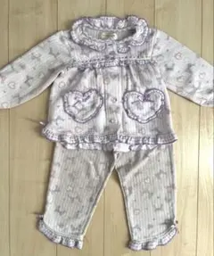 ハート型ポケット付き薄紫色パジャマ