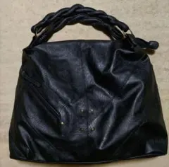 スタッズ 大容量 ブラック ショルダーバッグ