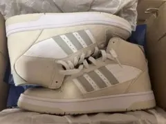 adidas アオのハコ 鹿野千夏モデル