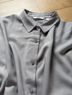 UNIQLO レギュラーカラーシャツ グレー M半袖のサムネイル