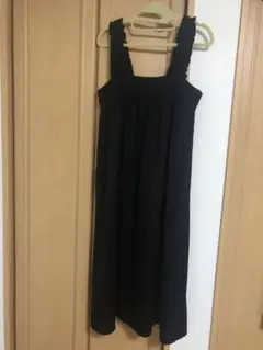 ブラックキャミワンピース フリルデザイン