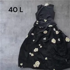 TOBECHICバラ刺繍 リボンニットワンピース黒白 花柄 フレア40 Lのサムネイル