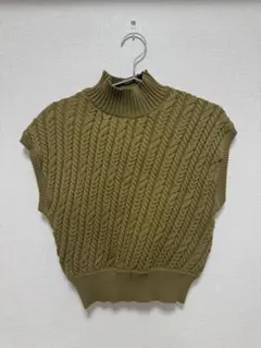 MURUA ケーブルニットベスト カーキのサムネイル