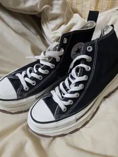 コンバース 厚底ハイカットスニーカー