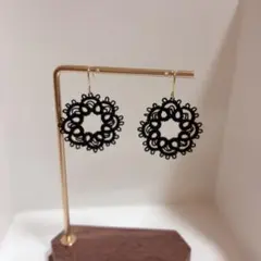 タティングレース　ブラック　ミニドイリー　レース編みのピアス　No.48