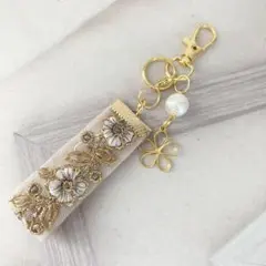 インド刺繍リボンのストラップ キーチャーム パール調ビーズ フラワーチャーム付
