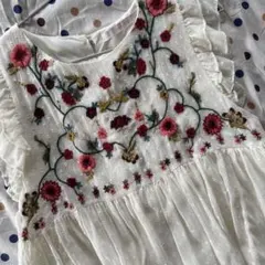 美品 ZARA Traffic collection ノースリーブ S 刺繍