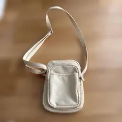 LOWRYS FARM ミニショルダー　クリーム色