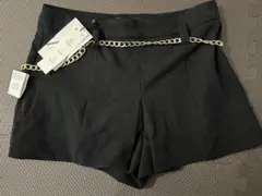 ZARA ゴールドチェーンベルト付き ショートパンツ
