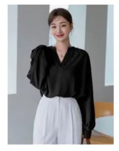 黒 ブラック ブラウス 長袖 Vネック