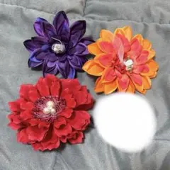 花モチーフコサージュ カラフル 4個セット 鮮やか 大ぶり ワンポイント