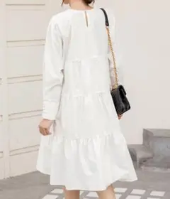 美品✨　デイクローゼット❤️　白　リラクシーティアードミディワンピース
