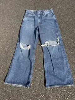 ブーツカットデニム　ダメージジーンズ　30×30 H &M