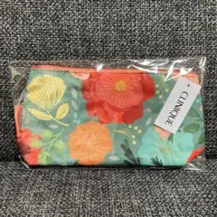 CLINIQUE クリニーク　花柄ポーチのサムネイル