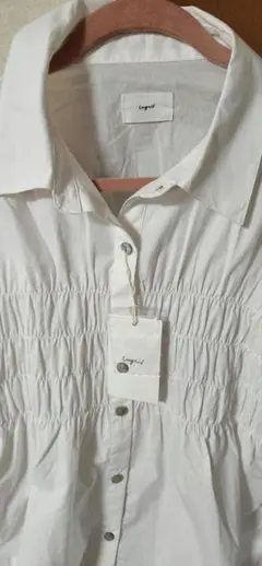 Ungridサイドギャザーシャーリングデザインシャツ