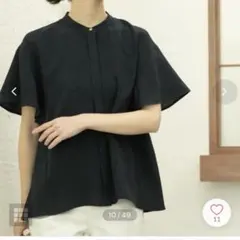 OPAQUE.CLIP バックフリルバンドカラーブラウス　Mサイズのサムネイル