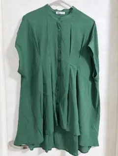 【再値下げ!!!!】グリーン 半袖 フレアシャツ
