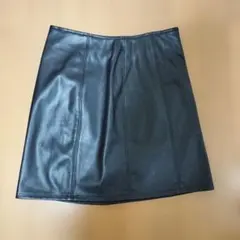 GU 黒 レザー風タイトスカート