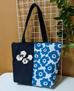 青いお花のトートバッグのサムネイル