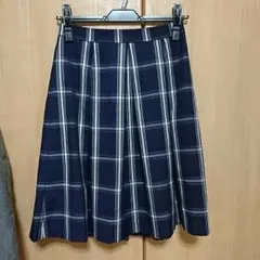 チェック柄ミディ丈スカート